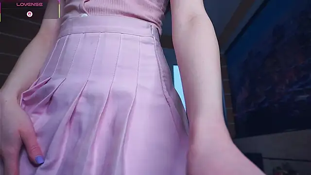 Snapshot of OnaZiroge chatting on November 2025 06:12:02 AM OnaZiroge online show from November 2025 06:12:02 AM