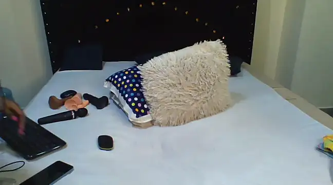 Snapshot of Sure_love_1 chatting on February 2025 02:32:02 AM Sure love 1 online show from February 2025 02:32:02 AM