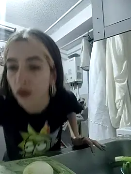 Snapshot of YouliteSllut2 chatting on March 2025 01:42:02 AM YouliteSllut2 online show from March 2025 01:42:02 AM