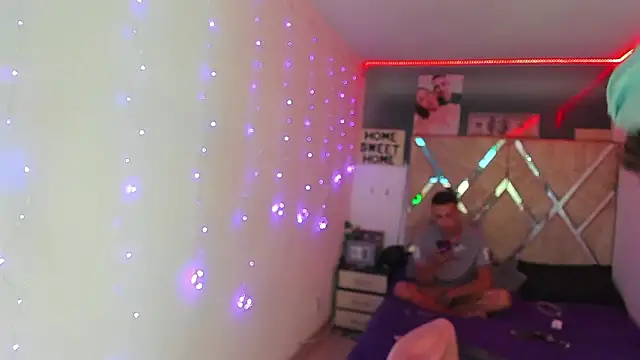 parejacaliente20154 online show from February 2026 11:04:02 AM