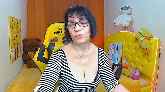 Snapshot of SandraHormas chatting on February 2025 07:56:02 AM SandraHormas online show from February 2025 07:56:02 AM