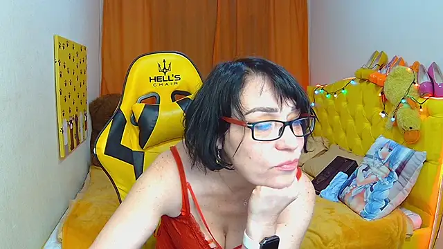 Snapshot of SandraHormas chatting on February 2025 04:57:01 PM SandraHormas online show from February 2025 04:57:01 PM