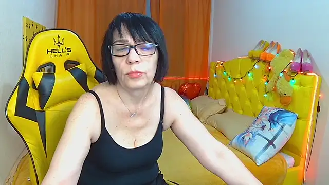 Snapshot of SandraHormas chatting on February 2025 07:48:02 AM SandraHormas online show from February 2025 07:48:02 AM
