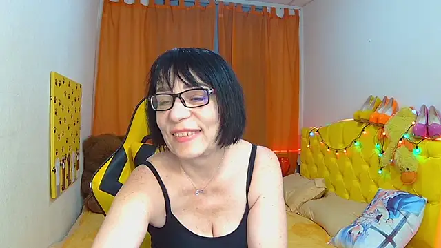 Snapshot of SandraHormas chatting on February 2025 11:14:02 AM SandraHormas online show from February 2025 11:14:02 AM