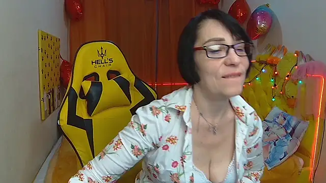 Snapshot of SandraHormas chatting on March 2025 10:55:01 AM SandraHormas online show from March 2025 10:55:01 AM