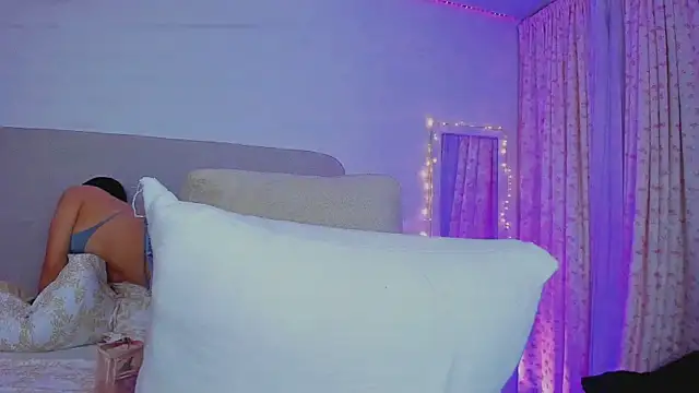 Snapshot of VIDEO_SALE_4_YOU chatting on April 2026 11:24:01 PM VIDEO SALE 4 YOU online show from April 2026 11:24:01 PM