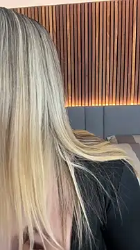 EmiilyAdams  online show from April 2026 09:37:02 PM