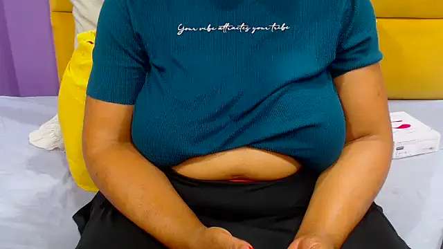 YELLOWBUSTYMELLONS online show from October 2025 05:29:02 AM