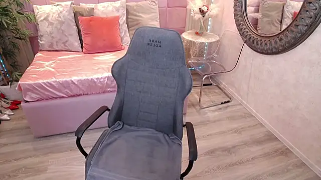 Snapshot of MeAmandaX chatting on November 2025 08:03:02 AM MeAmandaX online show from November 2025 08:03:02 AM