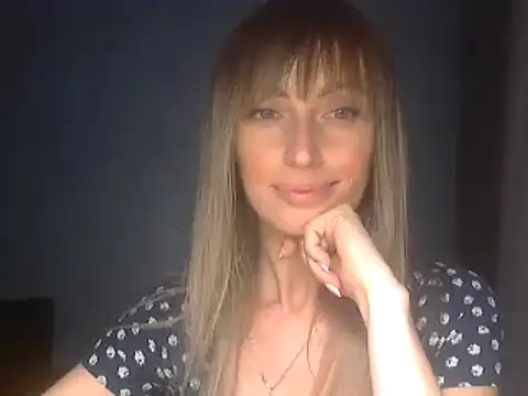 EffectMaya online show from April 2026 06:01:01 PM