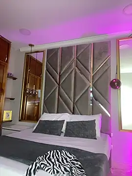 Snapshot of Emma-Conti chatting on March 2025 12:11:01 PM Emma-Conti online show from March 2025 12:11:01 PM