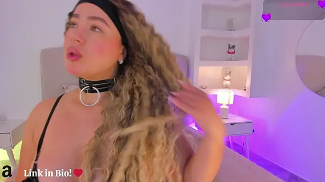 Snapshot of nathalynbarnes chatting on November 2025 10:59:01 AM nathalynbarnes online show from November 2025 10:59:01 AM