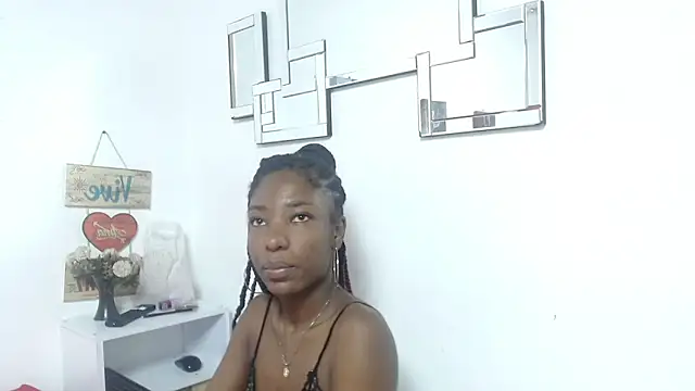 Madeline Woods online show from November 2025 12:19:02 PM