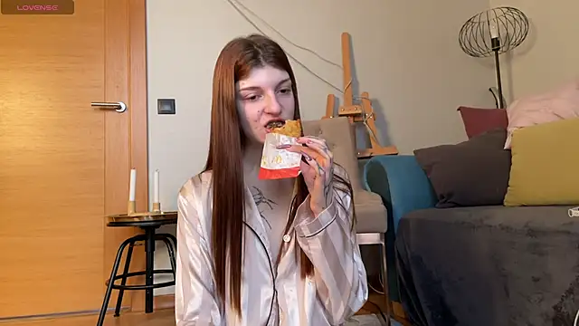 Snapshot of Bunny_ShyGirl chatting on October 2025 06:44:02 AM Bunny ShyGirl online show from October 2025 06:44:02 AM