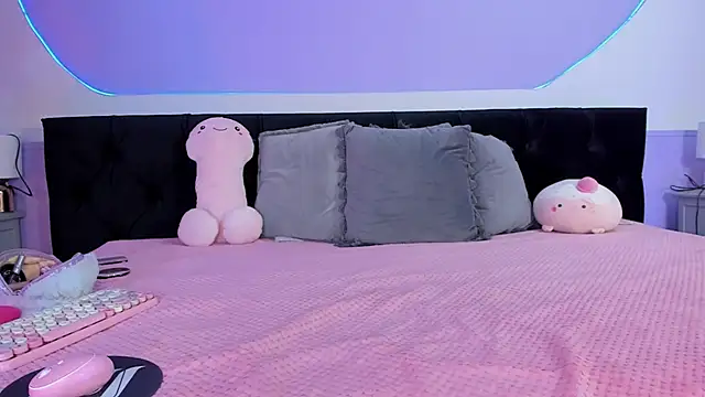 Julieta Cortes   online show from October 2025 12:56:01 PM