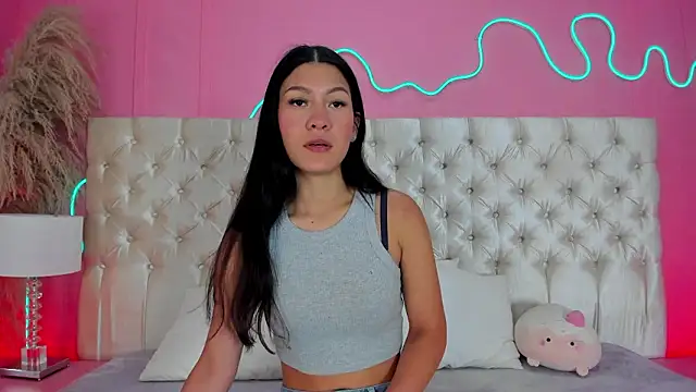 Julieta Cortes   online show from March 2026 12:21:02 PM