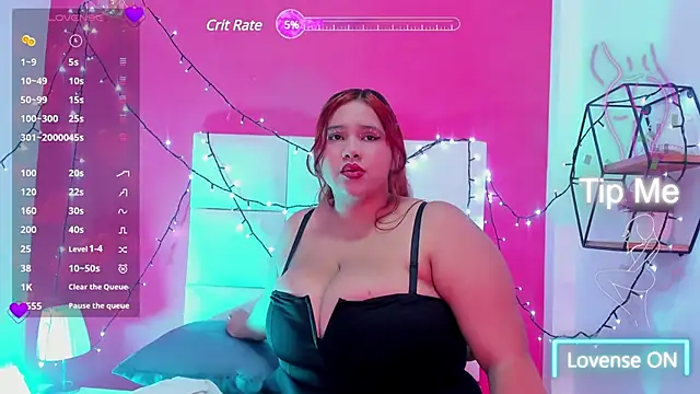 Alanna hot3 online show from February 2025 07:35:02 PM