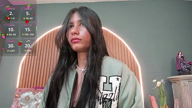 NayeCloud online show from October 2025 03:36:02 AM