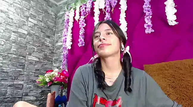 Sasha Petitte online show from March 2025 06:02:02 AM