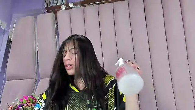 Sasha Petitte online show from December 2025 03:57:01 AM