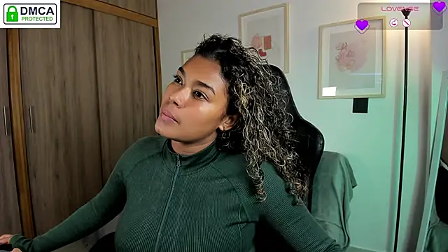 Snapshot of aleja_montiel__ chatting on November 2025 01:00:02 PM aleja montiel online show from November 2025 01:00:02 PM