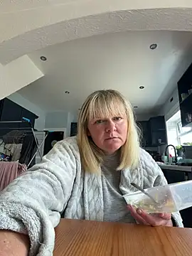 chloefeel online show from June 2026 11:12:02 AM