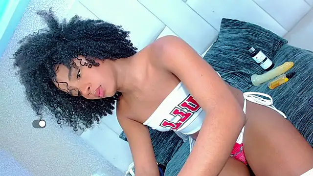 Snapshot of Andreayano chatting on September 2025 06:15:02 AM Andreayano online show from September 2025 06:15:02 AM