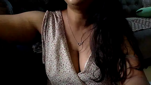HaaniKaur online show from June 2026 04:45:01 AM
