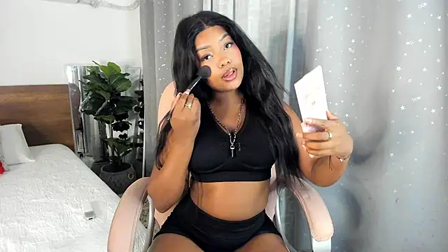 Snapshot of Isaa_Coleman_ chatting on February 2025 10:32:01 PM Isaa Coleman  online show from February 2025 10:32:01 PM