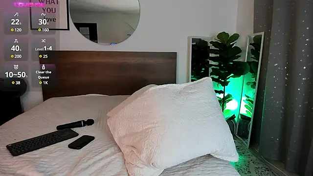 Snapshot of Isaa_Coleman_ chatting on March 2025 01:45:01 AM Isaa Coleman  online show from March 2025 01:45:01 AM