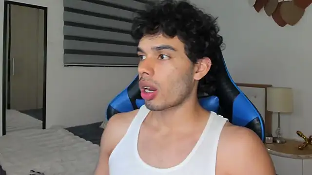 mateoleonee online show from February 2025 11:53:02 PM