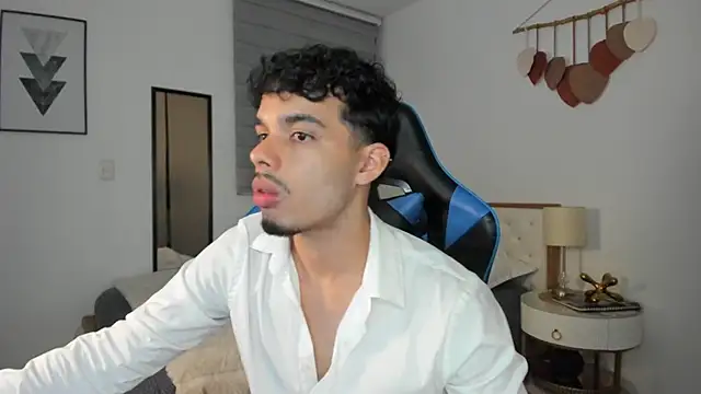 mateoleonee online show from March 2025 11:31:02 PM