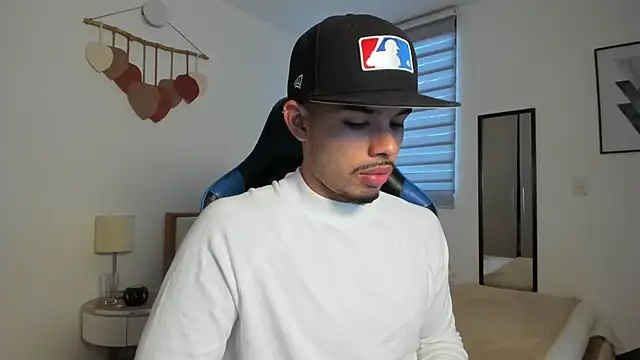 mateoleonee online show from September 2025 06:43:02 PM