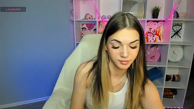 Hellen Moore online show from December 2024 12:11:01 AM