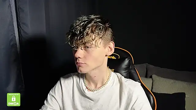 Keytaro online show from December 2025 02:03:01 PM