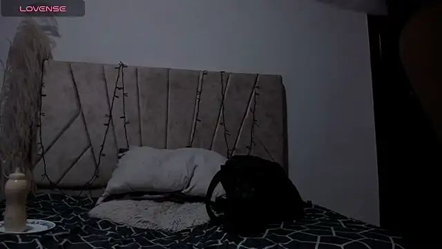 Snapshot of Kaela18 chatting on December 2024 01:12:02 PM Kaela18 online show from December 2024 01:12:02 PM