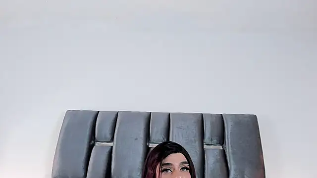 Snapshot of LucyGiraldo chatting on January 2025 02:14:01 AM LucyGiraldo online show from January 2025 02:14:01 AM