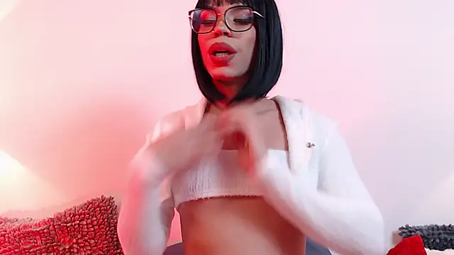 Snapshot of LucyGiraldo chatting on February 2025 01:42:01 AM LucyGiraldo online show from February 2025 01:42:01 AM