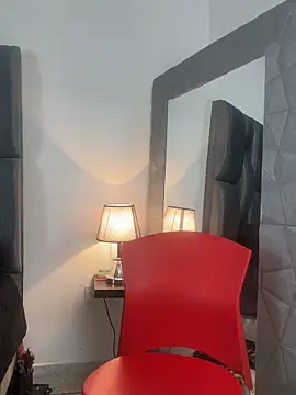 Snapshot of LucyGiraldo chatting on March 2025 02:04:01 AM LucyGiraldo online show from March 2025 02:04:01 AM