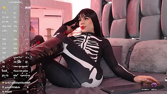 Snapshot of LucyGiraldo chatting on March 2025 11:49:01 PM LucyGiraldo online show from March 2025 11:49:01 PM