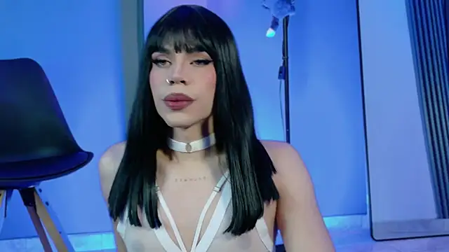 Snapshot of LucyGiraldo chatting on September 2025 01:21:02 AM LucyGiraldo online show from September 2025 01:21:02 AM