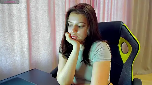 Snapshot of Nicky_Rosee chatting on June 2026 05:42:01 AM Nicky Rosee online show from June 2026 05:42:01 AM