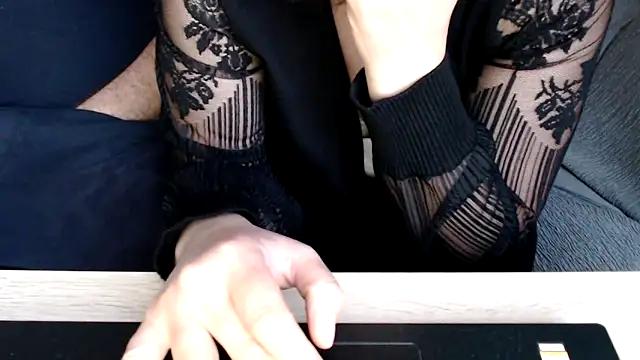 margotgra82 online show from November 2025 03:34:02 PM