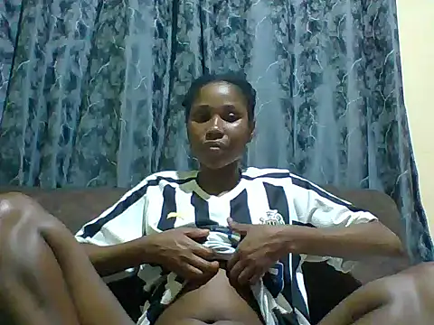 miss lyne001 online show from October 2025 02:39:02 PM