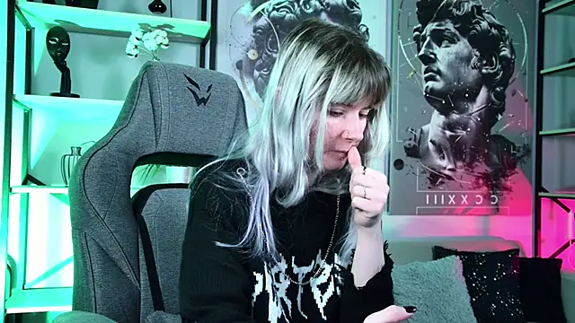 Snapshot of LexiWenford chatting on April 2026 02:55:01 AM LexiWenford online show from April 2026 02:55:01 AM