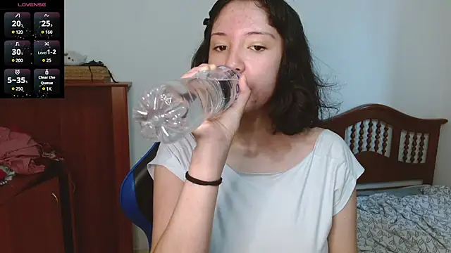 alexaa08 online show from November 2025 01:11:01 PM