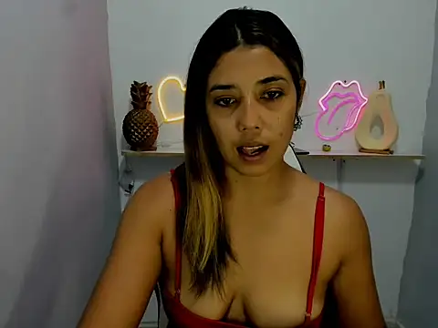 Snapshot of Dona_Tela chatting on April 2026 07:44:02 PM Dona Tela online show from April 2026 07:44:02 PM