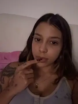 Snapshot of DanielaSaenz0 chatting on April 2026 02:33:02 AM DanielaSaenz0 online show from April 2026 02:33:02 AM