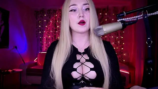 Snapshot of AllisonBlack_ chatting on May 2026 08:36:01 PM AllisonBlack online show from May 2026 08:36:01 PM