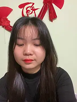 Snapshot of Maeve2k5 chatting on February 2025 12:33:01 AM Maeve2k5 online show from February 2025 12:33:01 AM